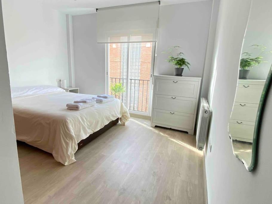 Casa Con Piscina Comunitaria En Albayzin Alto Villa Granada Kültér fotó